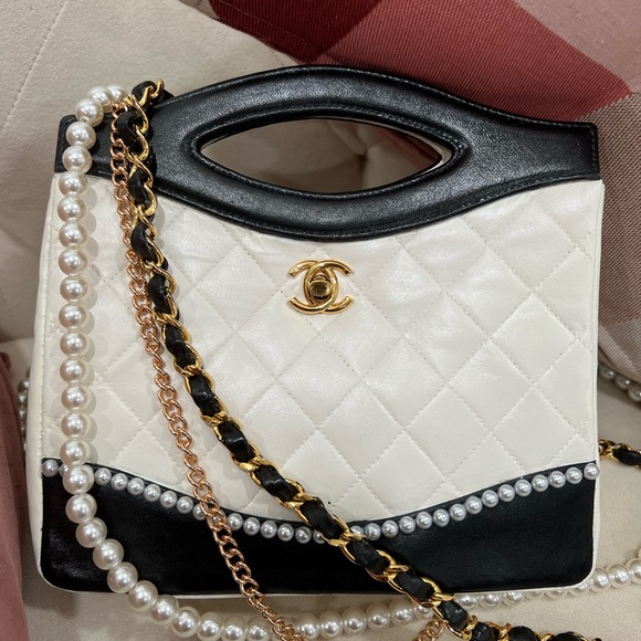 CHANEL Handbags - Up for Trade🔥🔥🔥RARE 🔥 Chanel Mini Tote Pearl Crossbody Bag